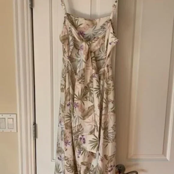 Never been worn Forever 21 Botanical Print tieback dress - Picture 3 of 4